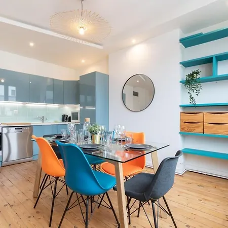 Republique -2 Bedrooms Very Brightparking ! Appartement