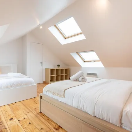 Republique -2 Bedrooms Very Brightparking ! Apartment