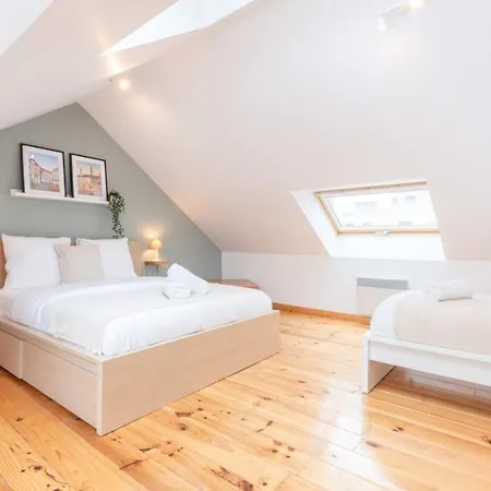 Republique -2 Bedrooms Very Brightparking ! Apartment *