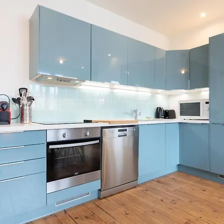 Apartment Republique -2 Bedrooms Very Brightparking !